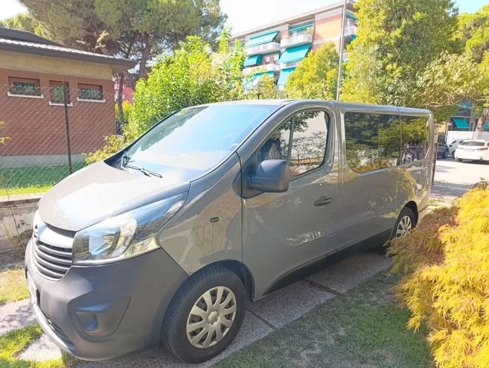 Opel Vivaro 9 posti #GM