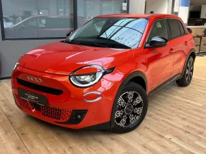 Fiat 600 e 115 kW La Prima/Navi/ACC/Kamera/DAB