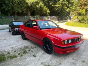 BMW 525 iA Brillant Rot
