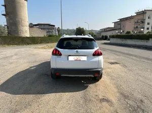 Peugeot 2008 BlueHDi 100 S&S Black Matt
