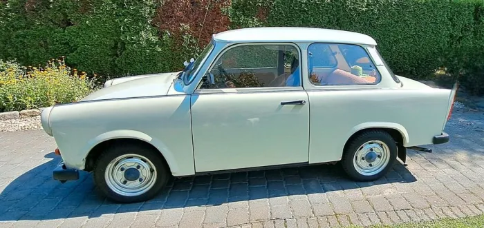Trabant 601 deluxe +diverser Ersatzteile