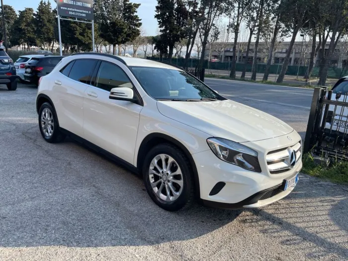 Mercedes-Benz Mercedes-benz GLA 180 d Automatic Premium