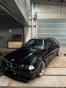 BMW E36 325i coupe