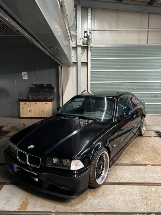 BMW E36 325i coupe