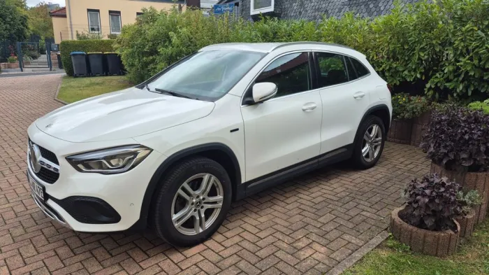 Mercedes-Benz GLA 250 e DCT Progressive