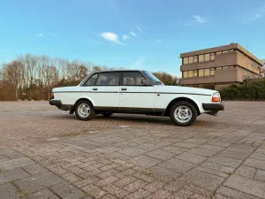 Volvo 2.3 GL Schiebedach Komplettes Fahrze...