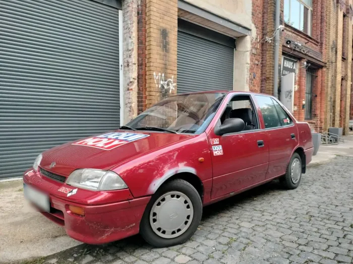 Suzuki Swift EA AH Stufenheck 1.3