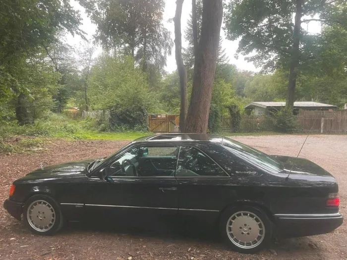 Mercedes-Benz Mercedes Benz C124 320 Oldtimer