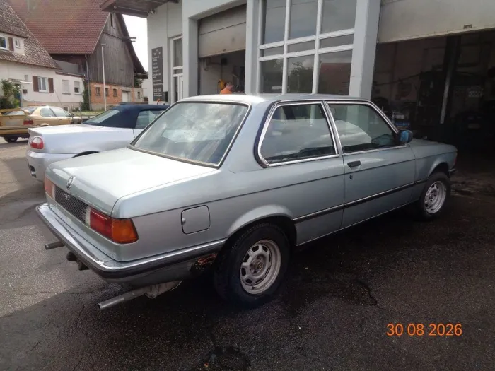 BMW E21 323I