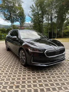 Skoda 2.0TDI 142kW DSG 4x4 L&K*VOLL*STHZG*PANO*AHK*HUD