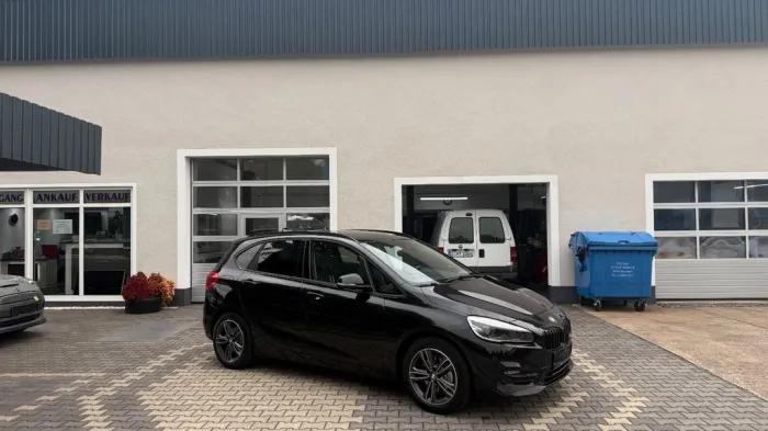 BMW 218i Sport Line LED Navi Autom Temp DAB Hifi