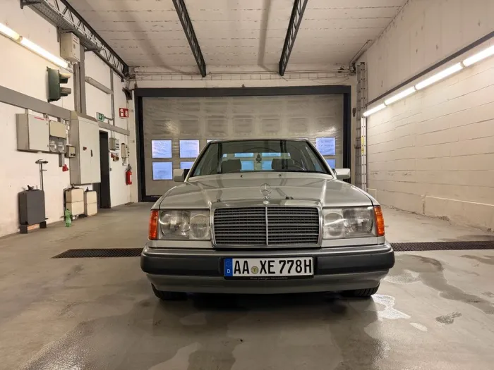 Mercedes-Benz W124 E300 Benzin