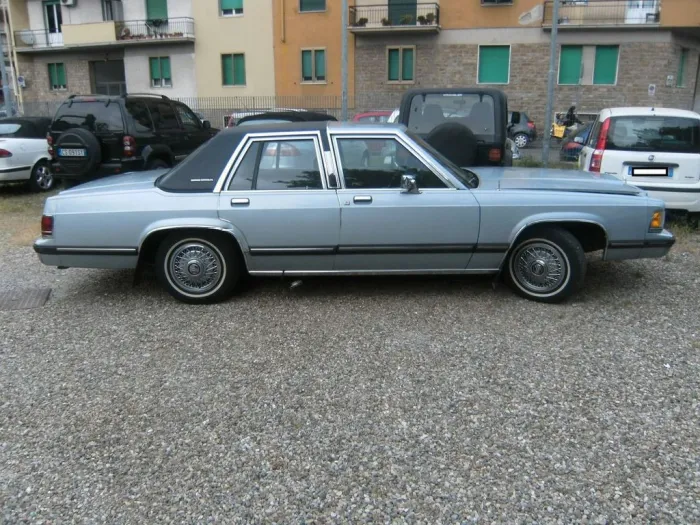 Other Mercury Altro MARQUIS 4 DOOR