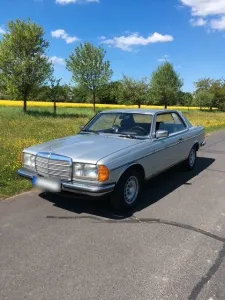 Mercedes-Benz Mercedes Benz 230 Coupé / TÜV neu / 2 Vorb...