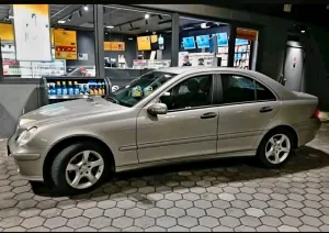 Mercedes-Benz Mercedes Benz 2.2 TDI (6 GANG) TÜV BIS 2028