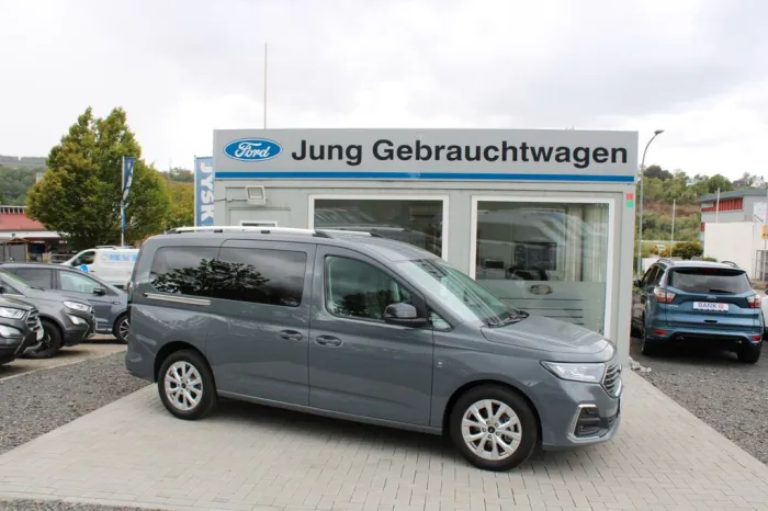 Ford Grand Tourneo Connect PHEV Titanium
