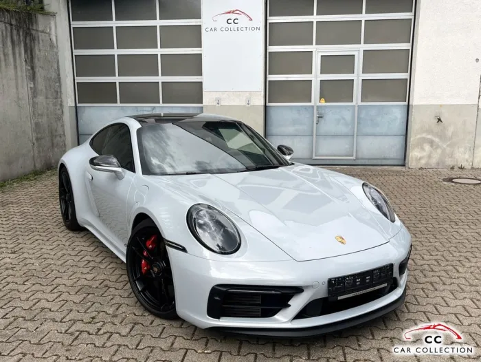 Porsche 992 Carrera 4 GTS-CarbonDach-SpoDes-18Weg-HALenk