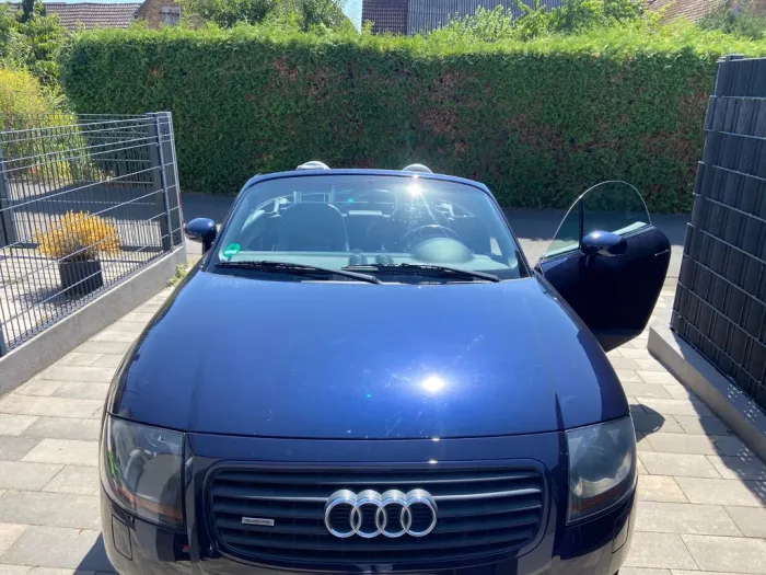 Audi TT Roadster 1.8T quattro 165 kW -