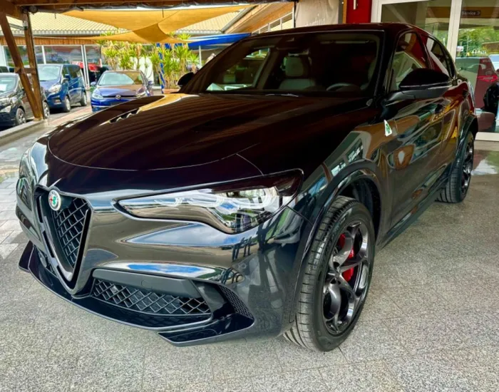 Alfa Romeo Stelvio Quadrifoglio MY24 LED-Licht Glasdach ACC