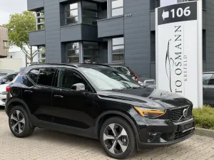 Volvo XC40 B3 B DKG Plus Dark / Harman & Kardon