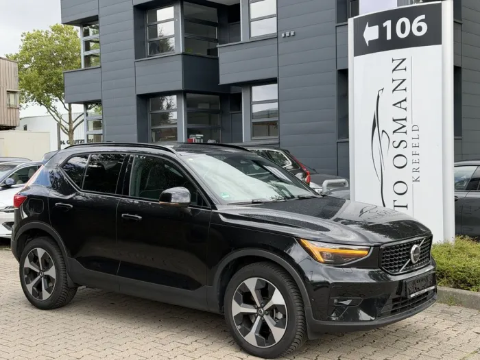 Volvo XC40 B3 B DKG Plus Dark / Harman & Kardon