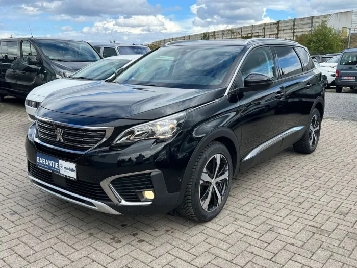 Peugeot 5008 Allure 7Sitzer Navi Klimaautomatik Panorama