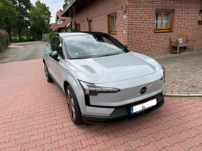 Volvo EX30 Single Motor Extended Range Ultra 