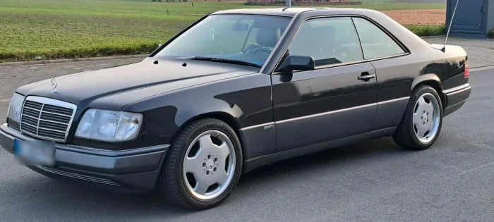 Mercedes-Benz Mercedes W 124 C /  220CE