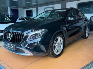 Mercedes-Benz GLA 180 Automatik / Navi / Sitzheizung / PDC