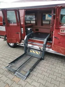 Dodge RAM VAN B250 Challenger, mit el. Rollstuhl Rampe