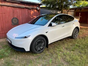 Tesla Model Y Standard Hinterradantrieb Standard