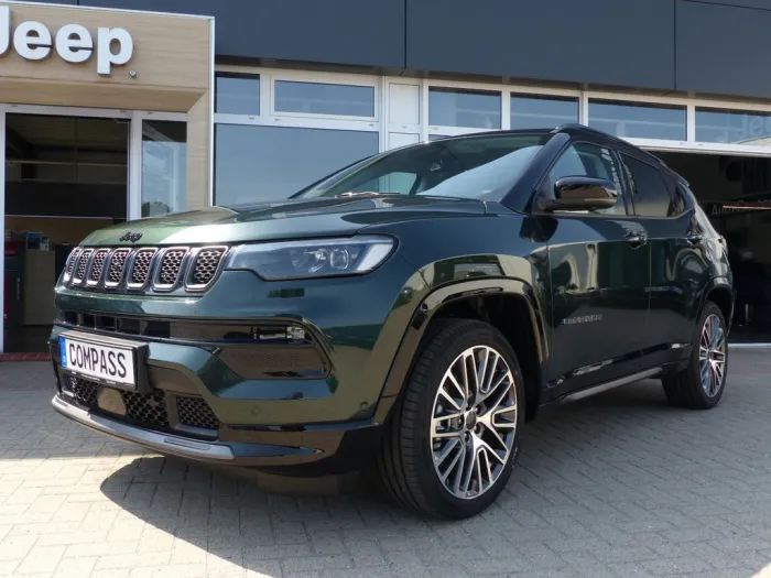 Jeep COMPASS e-Hybrid MY25 Summit 1.5l T4 48V e-Hybri