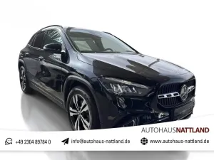 Mercedes-Benz GLA 220 4Matic Progressive RFK Leder Distronic