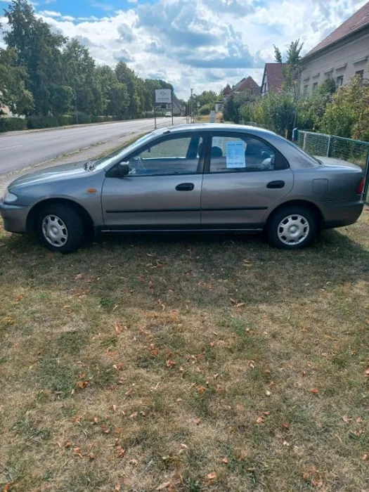 Mazda 323 S Limosine Automatik