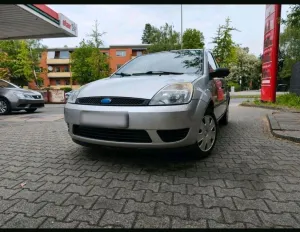 Ford Fiesta / Garagenfahrzeug / Top Zustan...