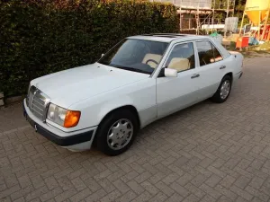 Mercedes-Benz Mercedes 300D, W124