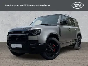 Land Rover Defender 110 D300 X SHZ/22