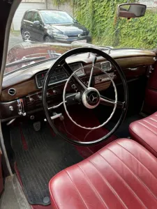 Mercedes-Benz 220 S