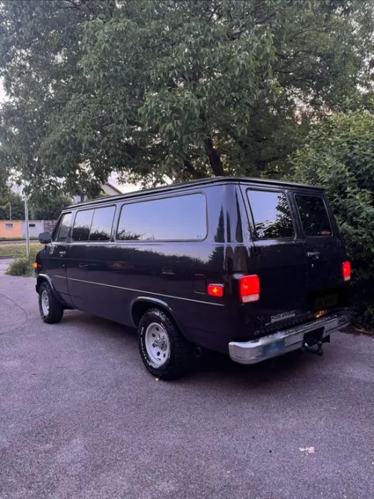 Chevrolet G20 Beauville V8 Lowtop
