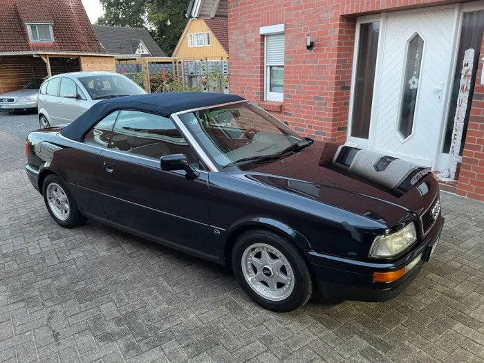 Audi Cabrio 2.3 Indigoblau, Classic Data 2-