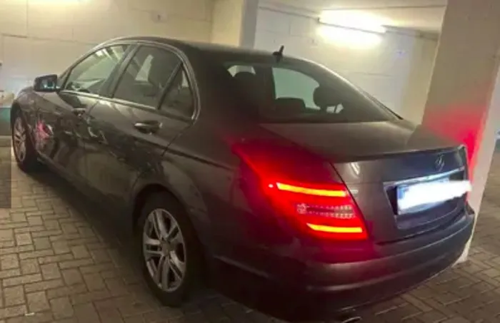 Mercedes-Benz CL 220 in Antharzit Schwarz , TÜV bis 04.2028