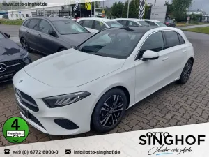 Mercedes-Benz A 200 +Panodach+Standhzg+LED+Rü Kam+MBUX+Sitzhg
