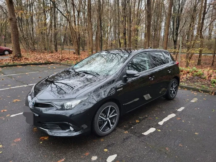 Toyota Auris Hybrid NEU TÜV NEU Allweterreifen