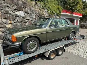 Mercedes-Benz 280 CE *W123 -Zypressengrün