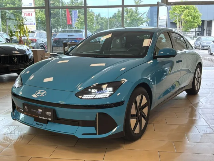 Hyundai Ioniq 6 Uniq*GARANTIE*77kWh*NSCC*BOSE*SHZ+BLÜ
