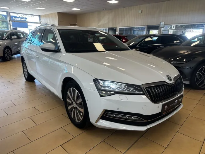 Skoda Superb Amundsen*DSG*DCC*SHZ*Cam*ACC*LED*1.Hand