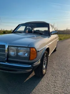 Mercedes-Benz 230E - Baujahr 1984 - H-Kenn...