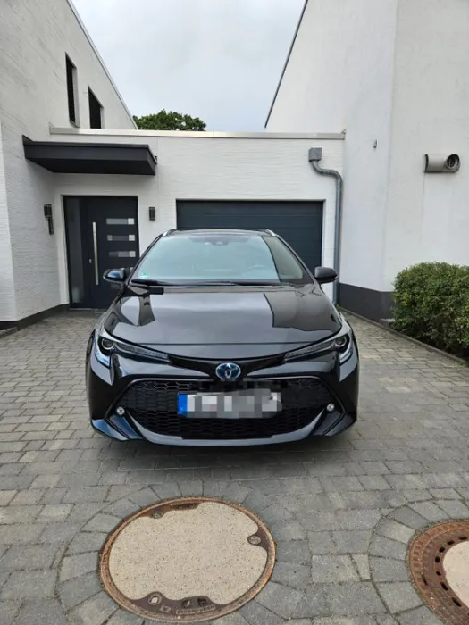Toyota Corolla 1,8 Hybrid Team Deutschl Touring Spo...
