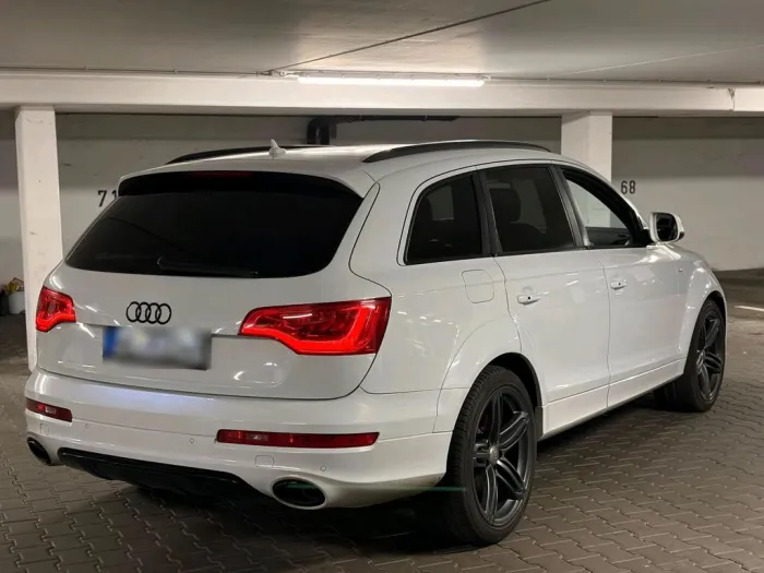 Audi q7  V12-Optik  340Ps 7- sitze