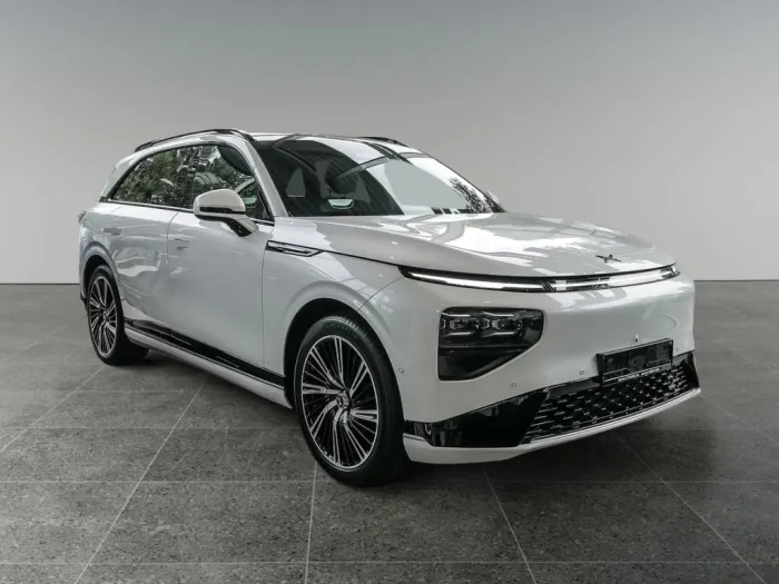 XPENG G9 AWD Performance PremiumPaket Navi Leder  Memo